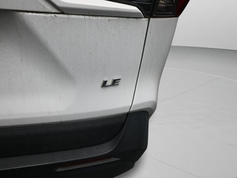 Certified 2022 Toyota RAV4 LE FWD image 43