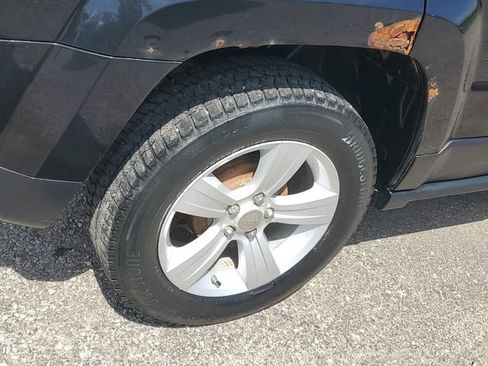 Used 2011 Jeep Patriot Latitude FWD image 5