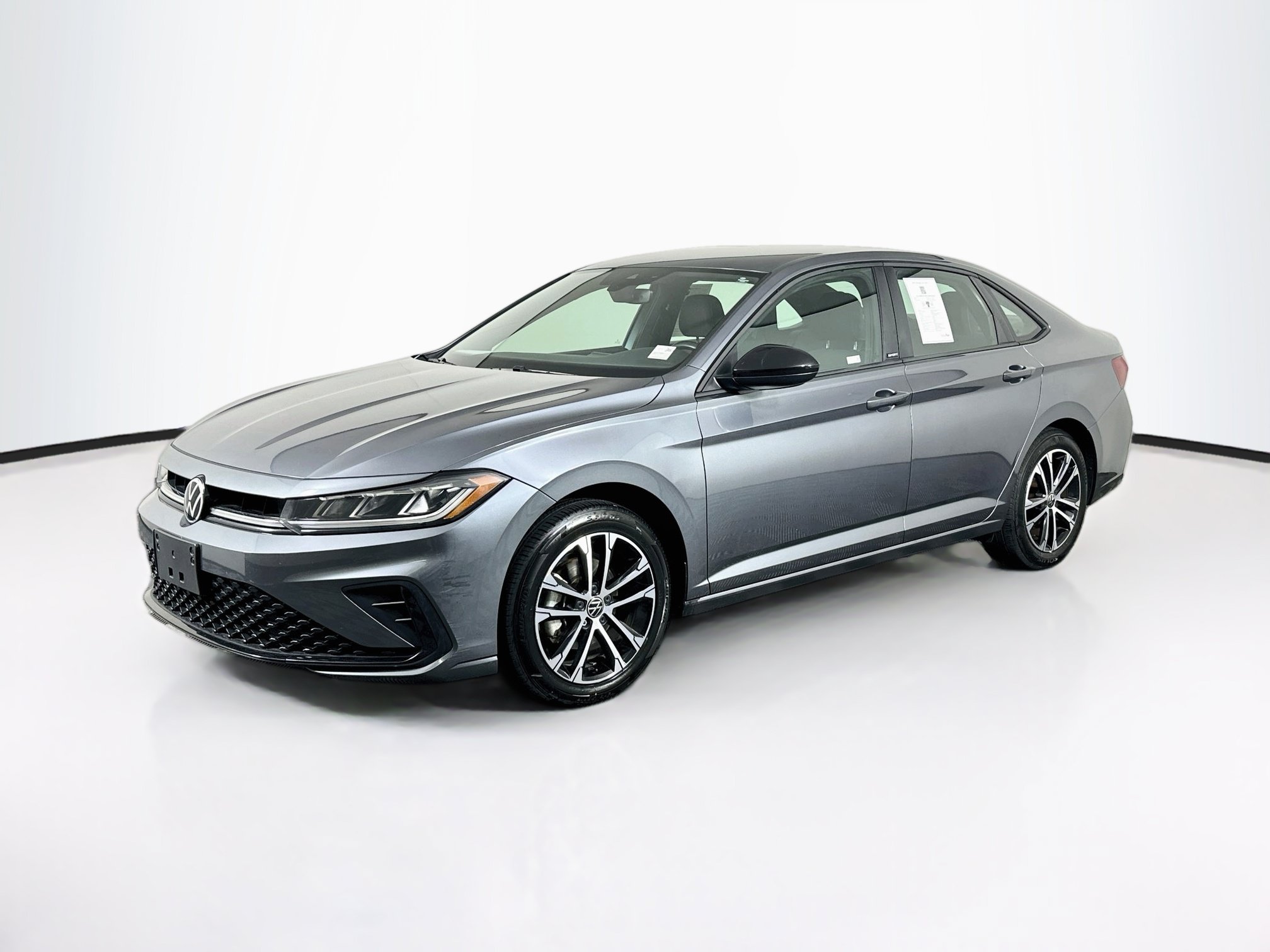 Used 2025 Volkswagen Jetta Sport FWD image 3