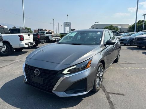 Used 2024 Nissan Altima 2.5 SV AWD/4WD image 5