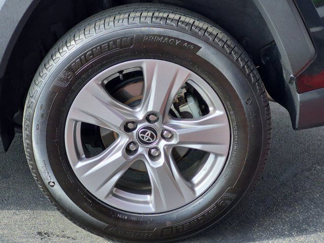 Used 2025 Toyota RAV4 XLE AWD/4WD image 13