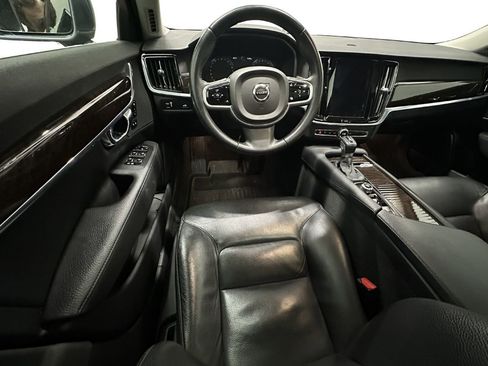 Used 2018 Volvo S90 T6 Momentum w/ Convenience Package image 16
