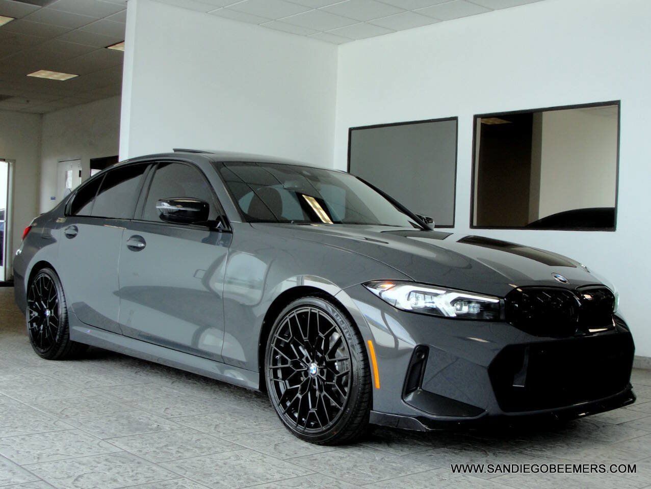 Used 2024 BMW 330i Sedan w/ M Sport Package RWD image 17