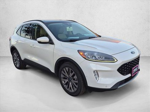 Used 2020 Ford Escape Titanium w/ Titanium Premium Package 2.0 AWD/4WD image 3