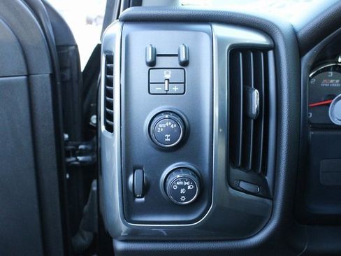 Used 2018 Chevrolet Silverado 1500 LT w/ All Star Edition image 15