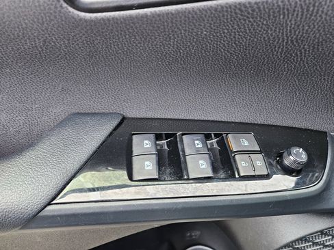 Used 2017 Toyota Prius Two w/ Prius Two Safety Plus Package FWD image 19