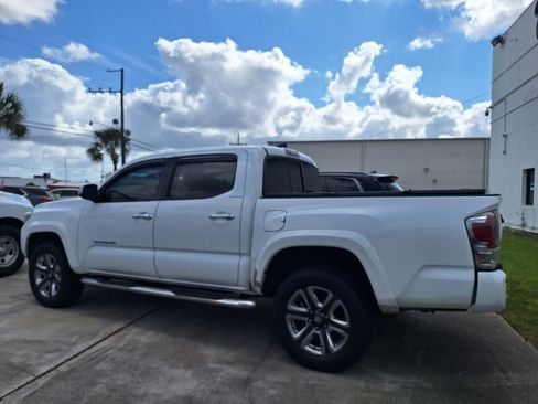 Used 2016 Toyota Tacoma Limited w/ Towing Package image 3