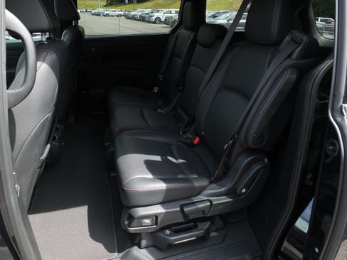 Used 2025 Honda Odyssey Sport-L image 13