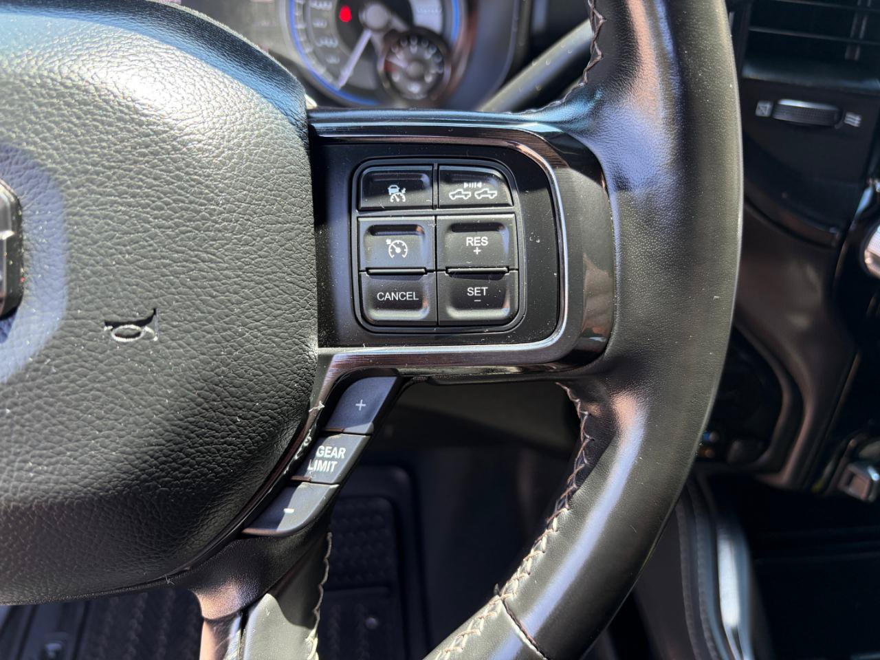 Used 2022 RAM 3500 Limited AWD/4WD image 16