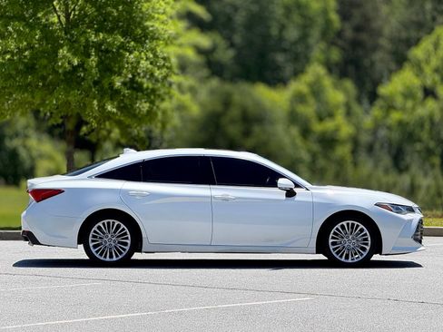 Used 2020 Toyota Avalon Limited w/ Advanced Safety Package FWD image 12