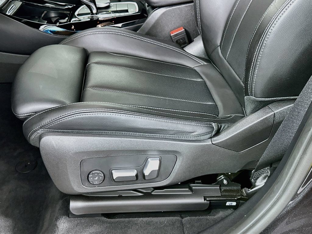Used 2024 BMW X3 sDrive30i w/ Premium Package RWD image 20