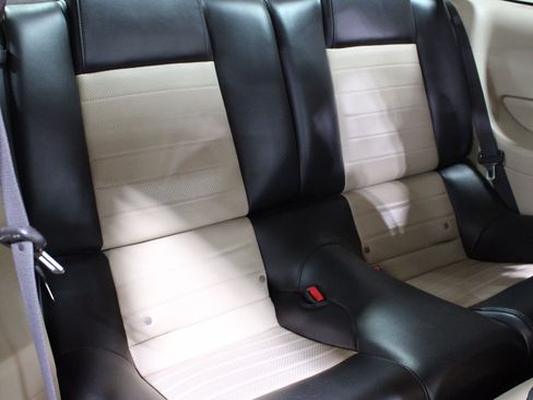 Used 2007 Ford Mustang GT RWD image 15