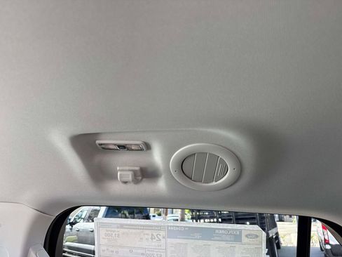 Used 2025 Ford Explorer Active w/ Active Comfort Package image 13