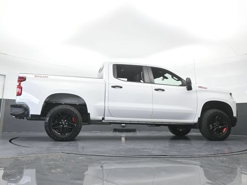 Used 2021 Chevrolet Silverado 1500 Custom Trail Boss AWD/4WD image 64