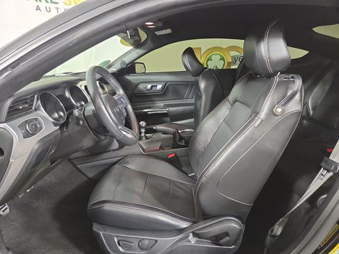 Used 2020 Ford Mustang GT Premium w/ Black Accent Package RWD image 11