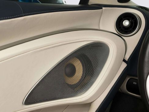 Used 2023 McLaren GT RWD image 18