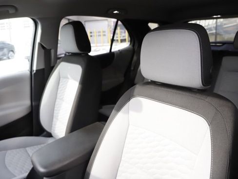 Used 2018 Chevrolet Equinox LS image 13