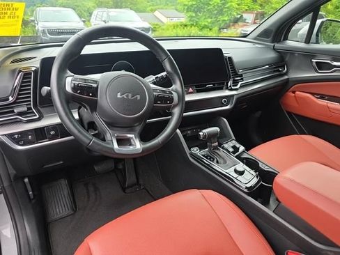 Certified 2024 Kia Sportage SX AWD/4WD image 2