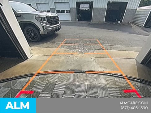 Used 2025 GMC Yukon Elevation w/ Elevation Premium Package AWD/4WD image 34