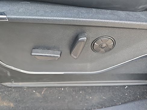 Used 2025 Ford F250 Platinum image 11