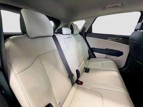 Used 2023 Kia Sportage EX AWD/4WD image 28
