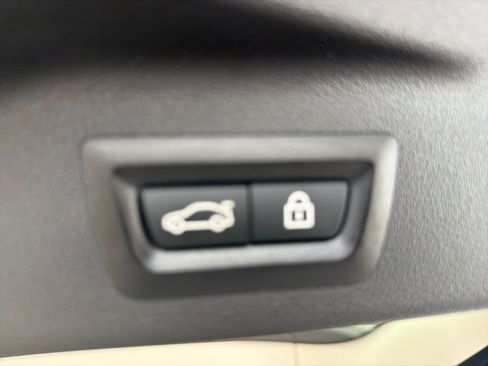 Used 2021 BMW X7 xDrive40i image 22