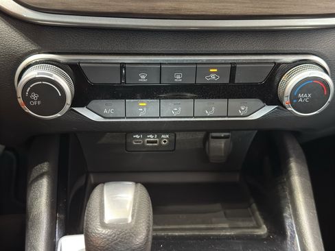 Used 2024 Nissan Altima 2.5 SV FWD image 28