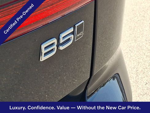 Certified 2024 Volvo XC60 B5 Plus w/ Protection Package Premier AWD/4WD image 31