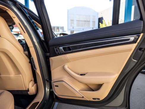 Certified 2023 Porsche Panamera Platinum Edition image 42