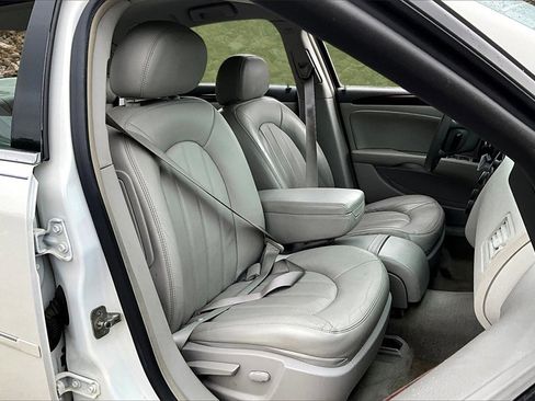 Used 2007 Buick Lucerne CXL image 7