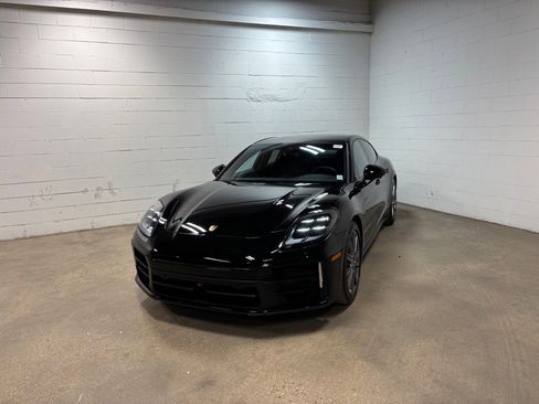 Used 2024 Porsche Panamera 4 image 2