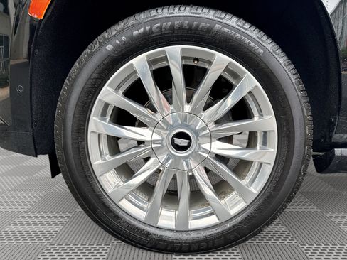 Used 2021 Cadillac Escalade ESV Premium Luxury w/ Driver Assist Tech Package AWD/4WD image 19