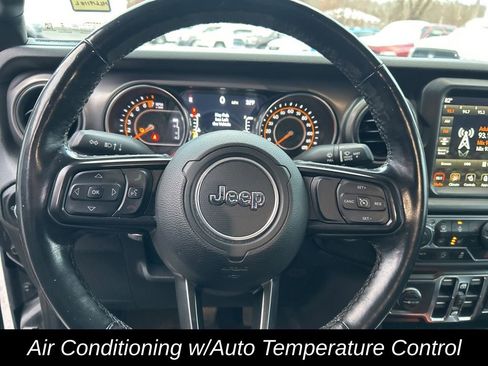 Used 2021 Jeep Gladiator Willys image 21