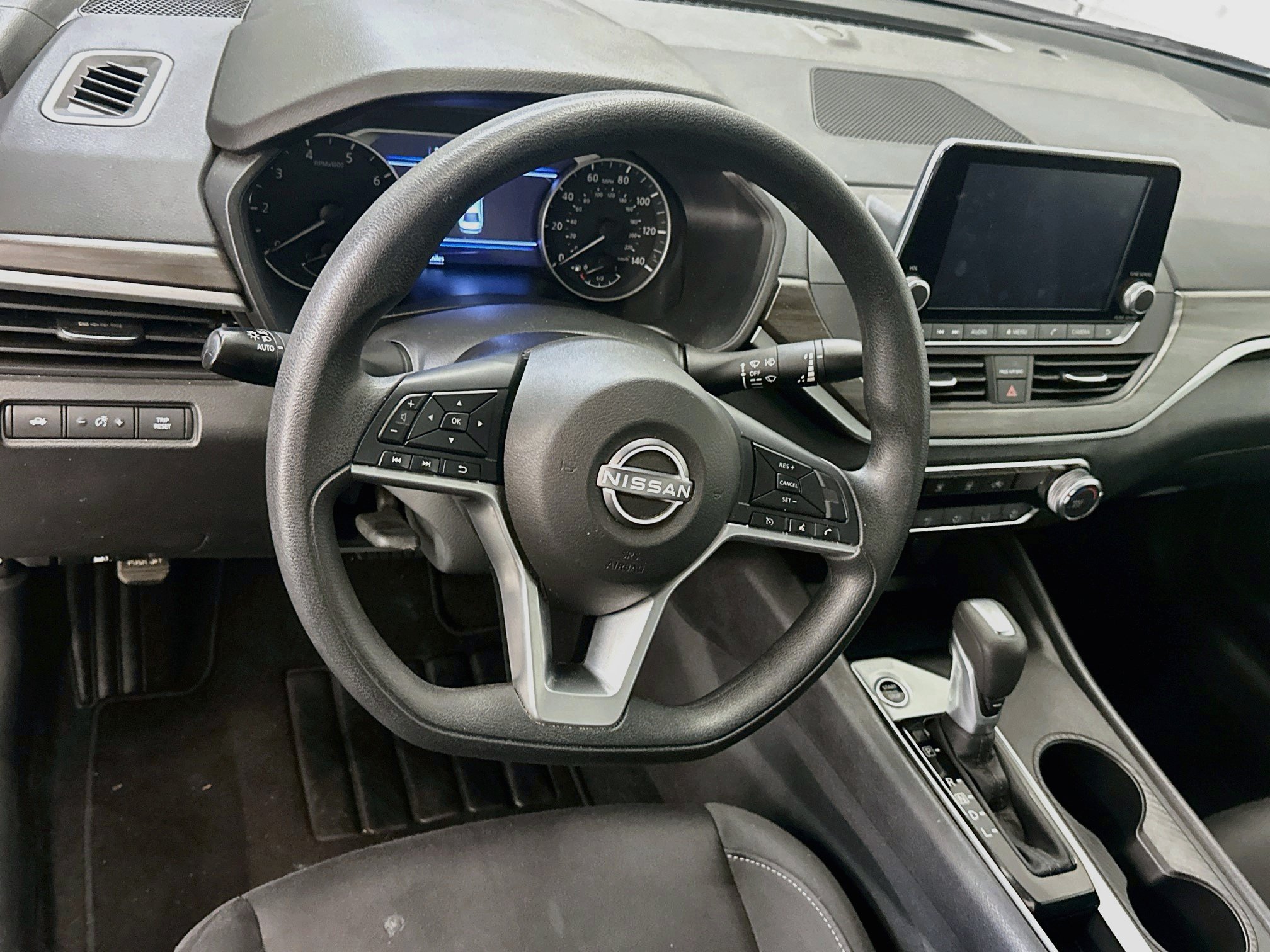 Used 2025 Nissan Altima 2.5 SV FWD image 18