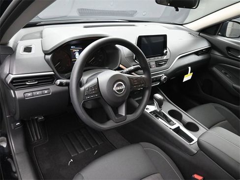 New 2025 Nissan Altima 2.5 S image 18