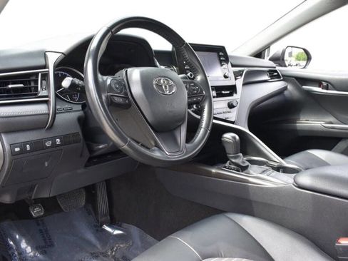 Used 2023 Toyota Camry SE image 11