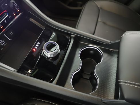 New 2025 Jeep Grand Cherokee L Limited w/ Luxury Tech Group II image 17