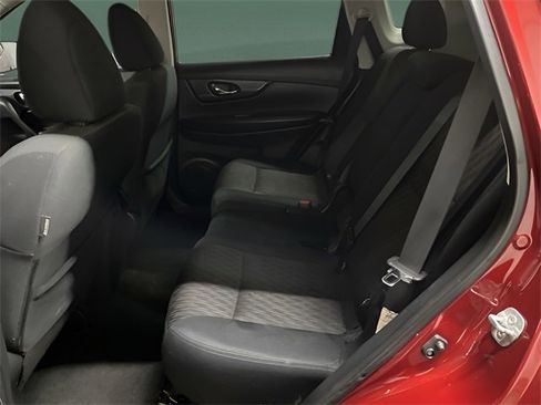 Used 2018 Nissan Rogue SV w/ Premium Package image 12