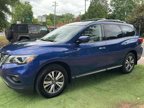 Used 2019 Nissan Pathfinder S AWD/4WD image 4
