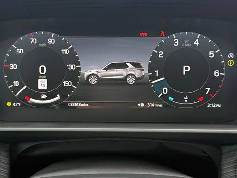 Used 2023 Land Rover Discovery Metropolitan Edition image 36