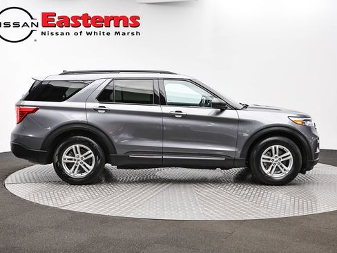 Used 2023 Ford Explorer XLT w/ Equipment Group 202A RWD image 4