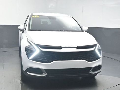 Used 2025 Kia Sportage EX FWD image 3