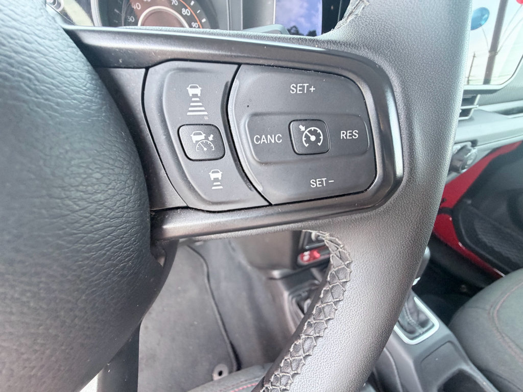 Used 2025 Jeep Wrangler Unlimited Rubicon AWD/4WD image 15