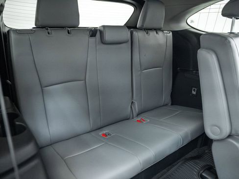 Used 2026 Toyota Highlander XLE AWD/4WD image 35