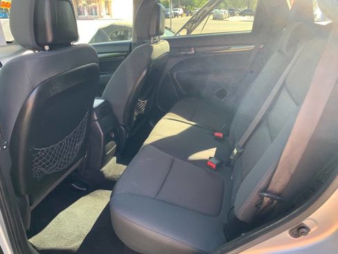 Used 2013 Kia Sorento LX FWD image 15