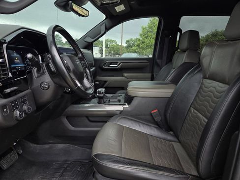 Used 2023 Chevrolet Silverado 1500 ZR2 w/ Technology Package AWD/4WD image 14
