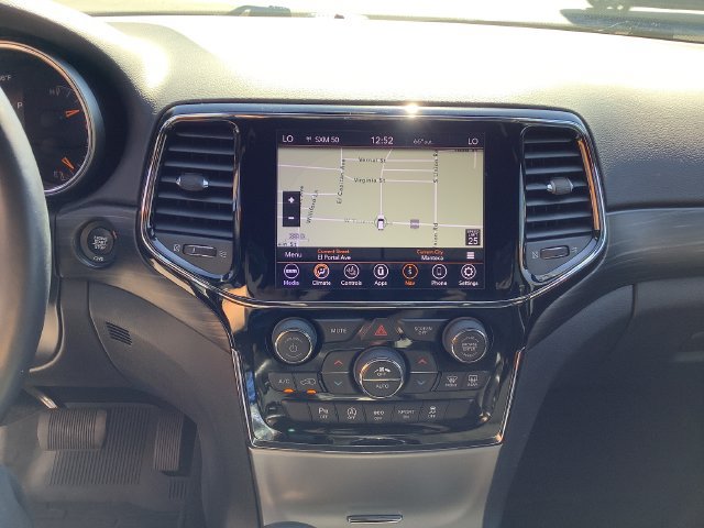 Used 2020 Jeep Grand Cherokee Altitude AWD/4WD image 17