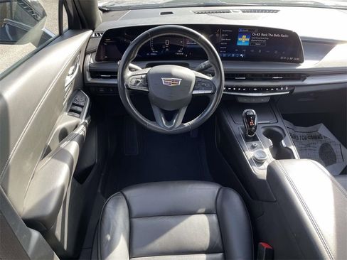 Used 2024 Cadillac XT4 Premium Luxury image 14