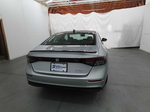 Used 2025 Honda Accord Sport image 5
