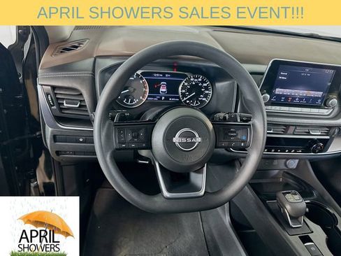 Used 2023 Nissan Rogue SV image 18